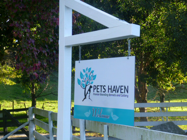 Pets Haven Entrance Hanging Sign